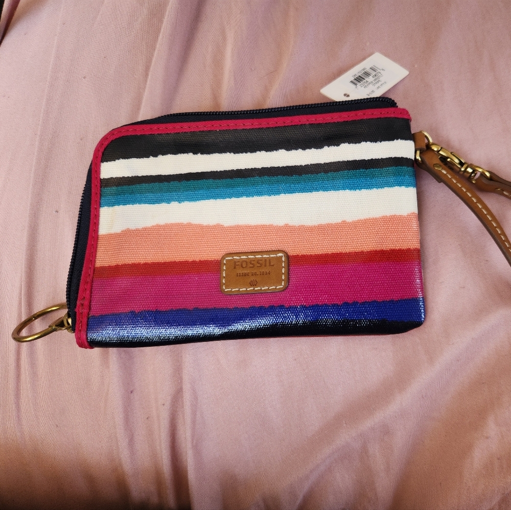 Fossil wristlet wallet